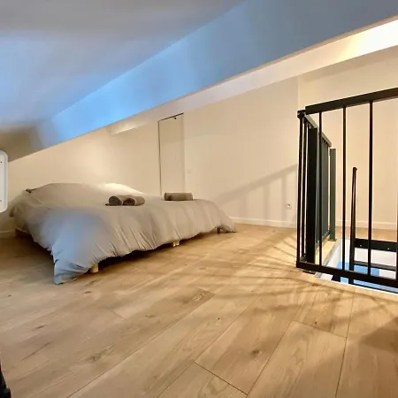 Little Duplex Yourhosthelper Apartman *